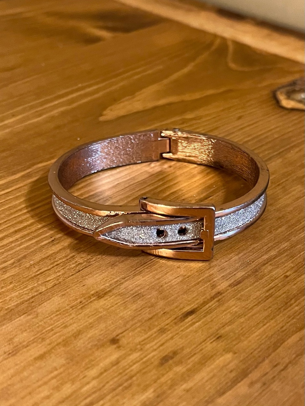 Rose gold belt bracelet hinged 3 adjustable hole and silver glitter inlay 6 1/4”